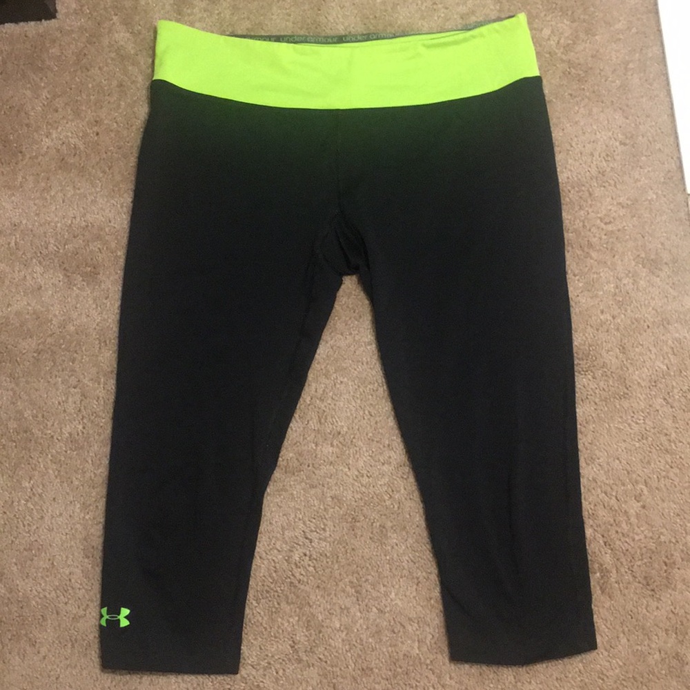 UNDER ARMOUR Women HeatGear Sonic Capri # 1235054